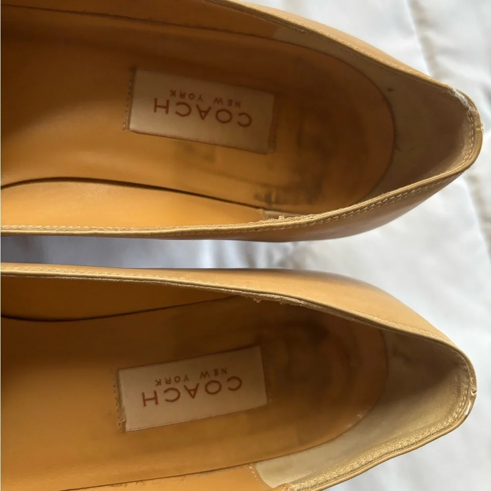 Vintage Coach Tan Pumps